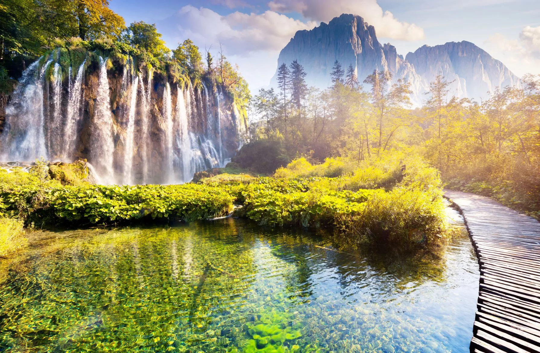 Plitvice Lakes day tour from Zagreb