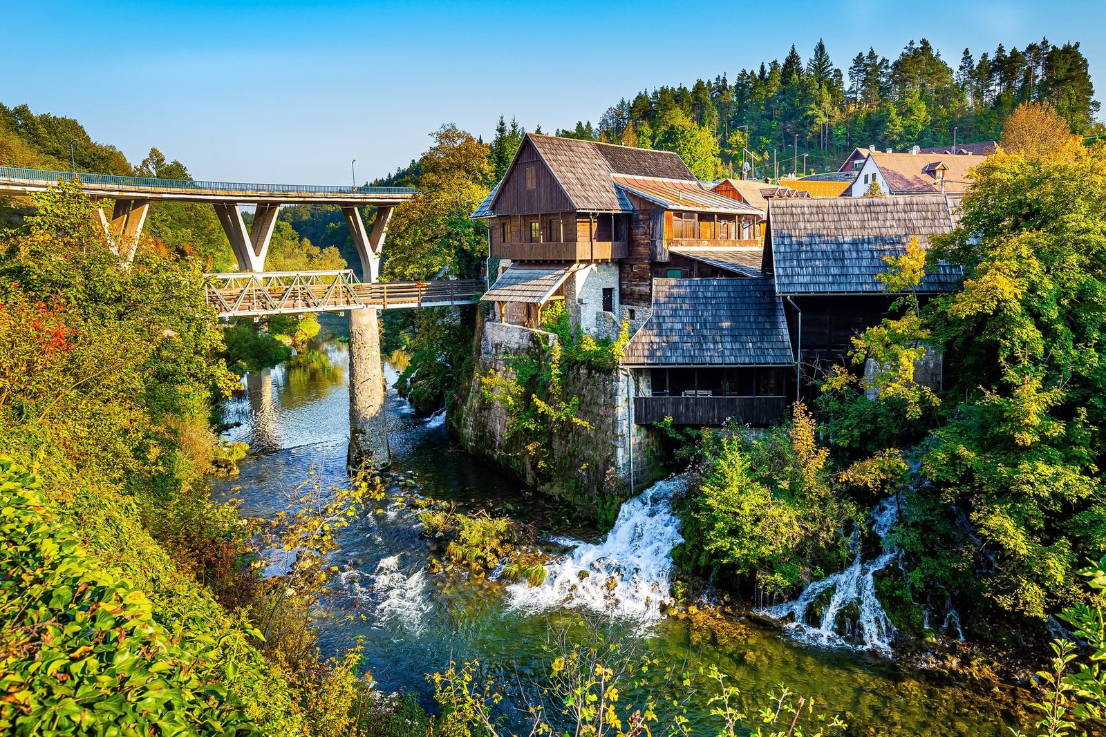 Rastoke and Karlovac day tour from Zagreb